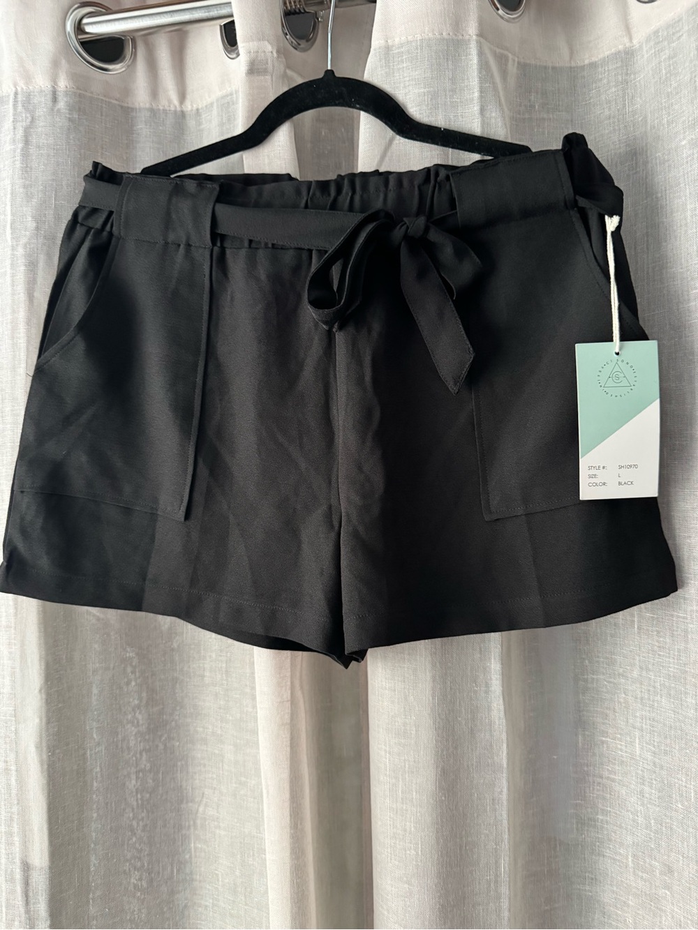 Ciso Black High-Waist Tie-Front Shorts